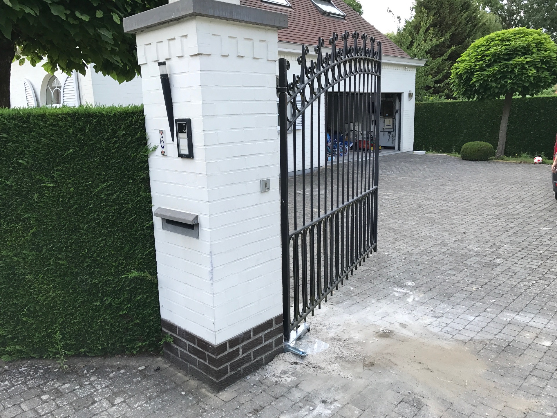 Plaatsen van nieuwe motor op bestaande poort, Gavere